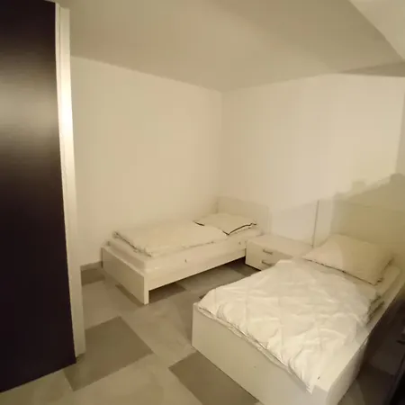 Aparthotel Center 3*